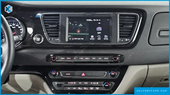 KIA CARNIVAL 7-SEATER LIMOUSINE
