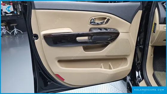KIA CARNIVAL 9-SEATER NOBLESSE SPECIAL