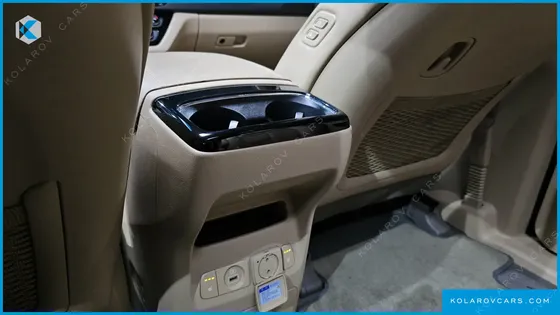 KIA CARNIVAL 9-SEATER NOBLESSE SPECIAL