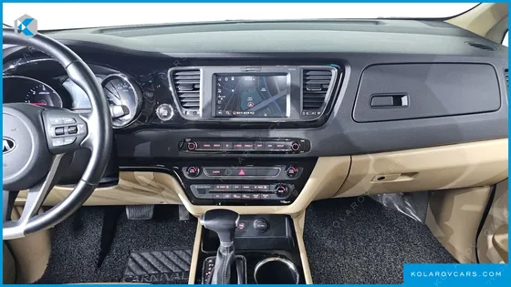 KIA CARNIVAL 9-SEATER HI-LIMOUSINE