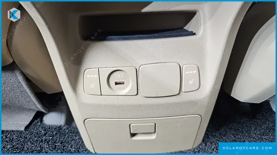 KIA CARNIVAL 9-SEATER HI-LIMOUSINE