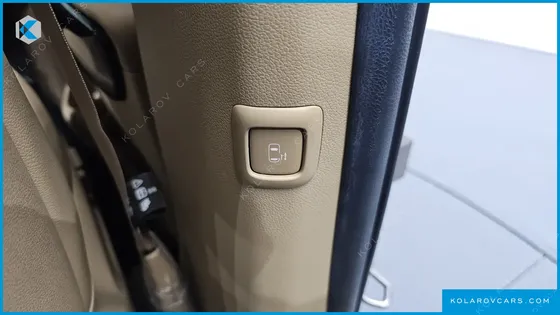 KIA CARNIVAL 9-SEATER HI-LIMOUSINE