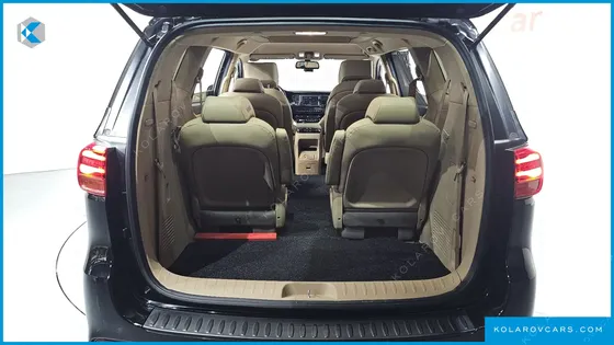 KIA CARNIVAL 9-SEATER HI-LIMOUSINE