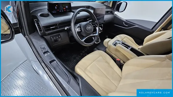 HYUNDAI STARIA CARGO 3-SEATER