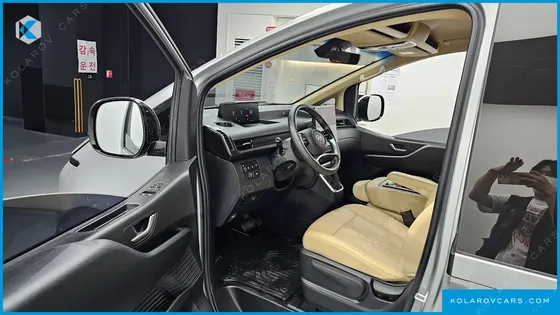 HYUNDAI STARIA CARGO 3-SEATER