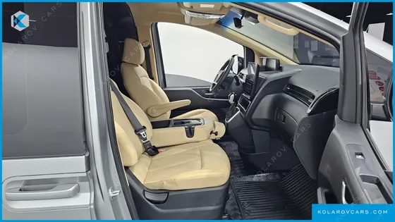 HYUNDAI STARIA CARGO 3-SEATER