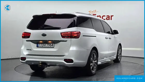 KIA CARNIVAL 9-SEATER NOBLESSE SPECIAL
