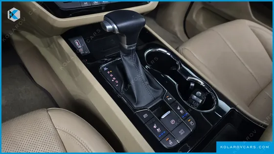 KIA CARNIVAL 9-SEATER NOBLESSE SPECIAL