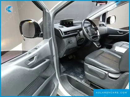 HYUNDAI STARIA TOURER 11-SEATER