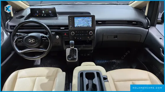 HYUNDAI STARIA TOURER 11-SEATER