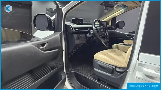 HYUNDAI STARIA TOURER 11-SEATER