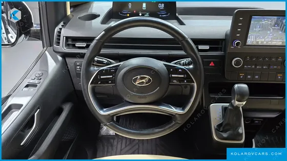 HYUNDAI STARIA TOURER 11-SEATER