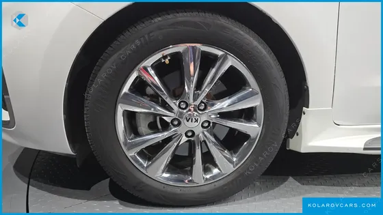 KIA CARNIVAL 9-SEATER NOBLESSE SPECIAL