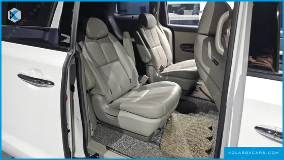 KIA CARNIVAL 9-SEATER NOBLESSE SPECIAL