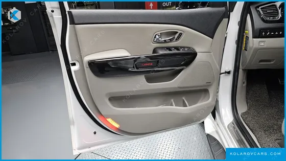 KIA CARNIVAL 9-SEATER NOBLESSE SPECIAL