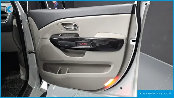 KIA CARNIVAL 9-SEATER NOBLESSE SPECIAL