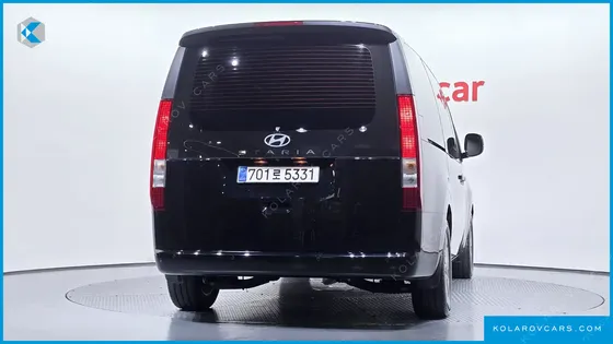HYUNDAI STARIA TOURER 11-SEATER