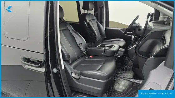HYUNDAI STARIA TOURER 11-SEATER
