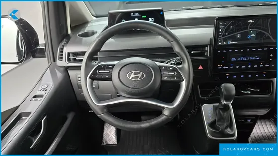 HYUNDAI STARIA TOURER 11-SEATER
