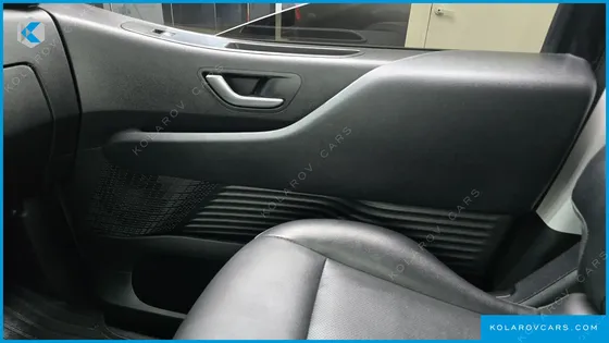 HYUNDAI STARIA TOURER 11-SEATER