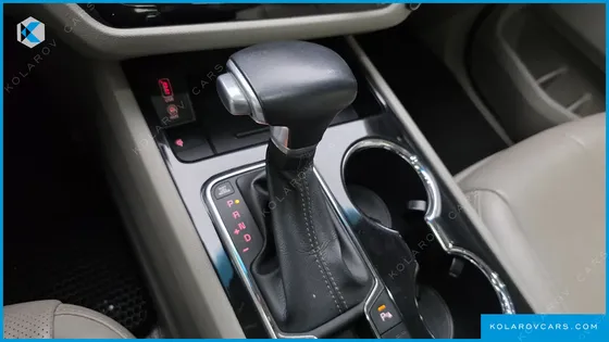 KIA CARNIVAL 9-SEATER NOBLESSE SPECIAL