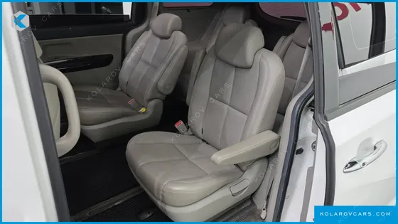 KIA CARNIVAL 9-SEATER NOBLESSE SPECIAL