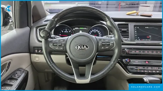 KIA CARNIVAL 9-SEATER NOBLESSE SPECIAL