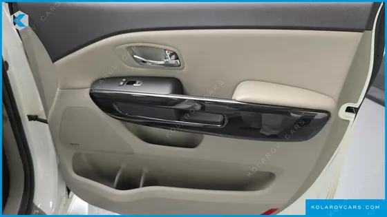 KIA CARNIVAL 9-SEATER NOBLESSE SPECIAL
