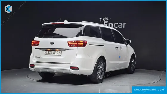 KIA CARNIVAL 9-SEATER LUXURY