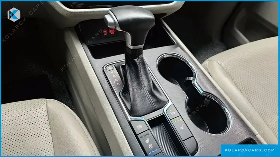 KIA CARNIVAL 9-SEATER LUXURY