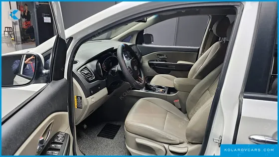 KIA CARNIVAL 9-SEATER LUXURY