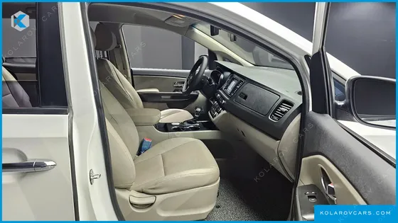 KIA CARNIVAL 9-SEATER LUXURY