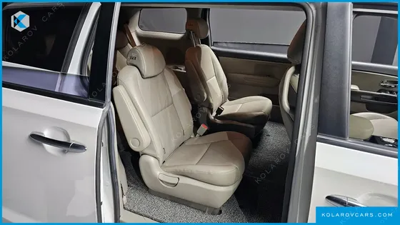 KIA CARNIVAL 9-SEATER LUXURY