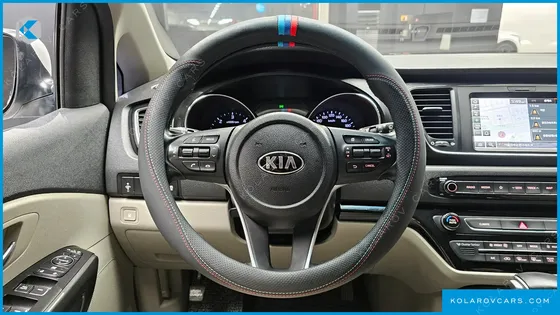 KIA CARNIVAL 9-SEATER LUXURY