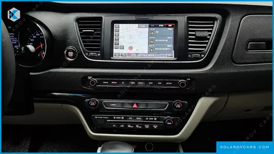 KIA CARNIVAL 9-SEATER LUXURY