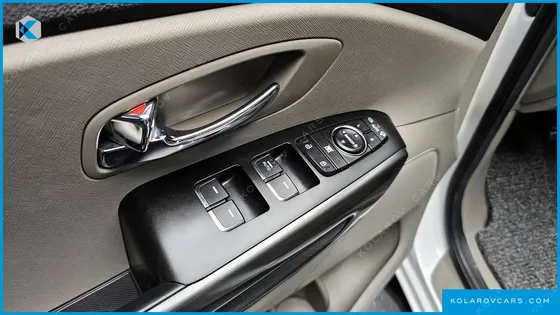 KIA CARNIVAL 9-SEATER LUXURY