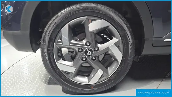 HYUNDAI VENUE 1,6 PREMIUM