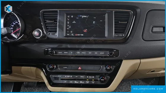 KIA CARNIVAL GASOLINE 7-SEATER LIMOUSINE