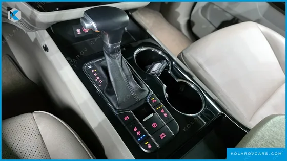 KIA CARNIVAL 9-SEATER PRSTIGE