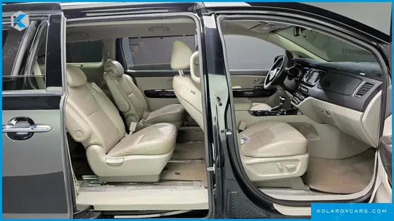 KIA CARNIVAL 9-SEATER PRSTIGE