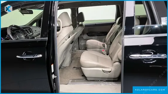 KIA CARNIVAL 9-SEATER PRSTIGE