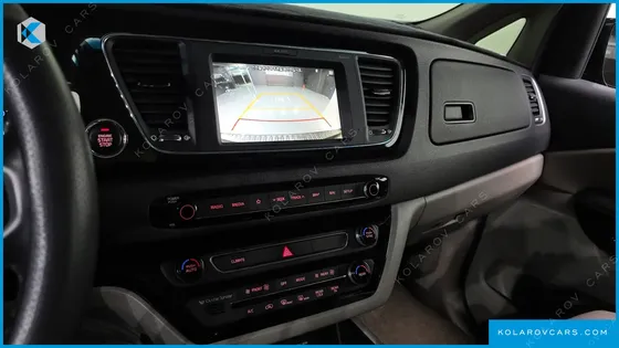 KIA CARNIVAL 9-SEATER PRSTIGE