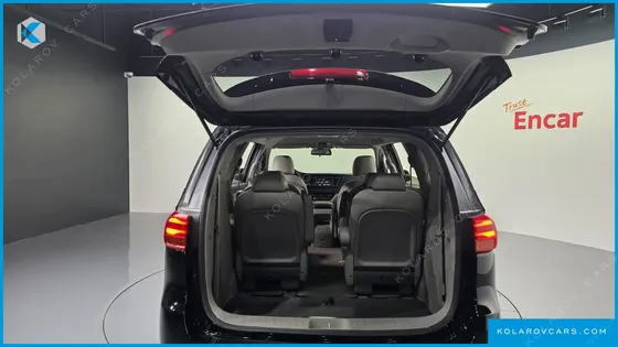 KIA CARNIVAL 9-SEATER PRSTIGE
