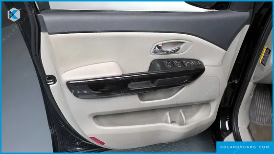 KIA CARNIVAL 9-SEATER PRSTIGE