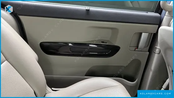 KIA CARNIVAL 9-SEATER PRSTIGE