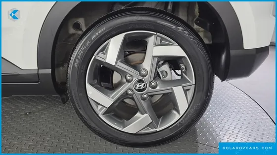 HYUNDAI VENUE 1.6 FLUX
