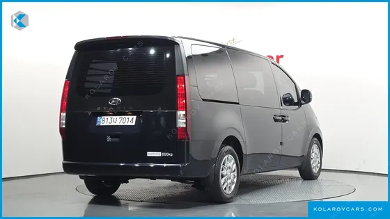 HYUNDAI STARIA CARGO 5-SEATER