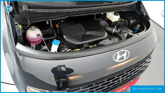 HYUNDAI STARIA CARGO 5-SEATER