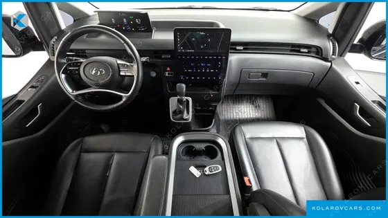 HYUNDAI STARIA CARGO 5-SEATER