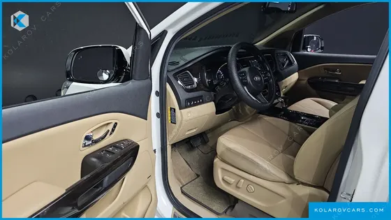 KIA CARNIVAL GASOLINE 7-SEATER LIMOUSINE